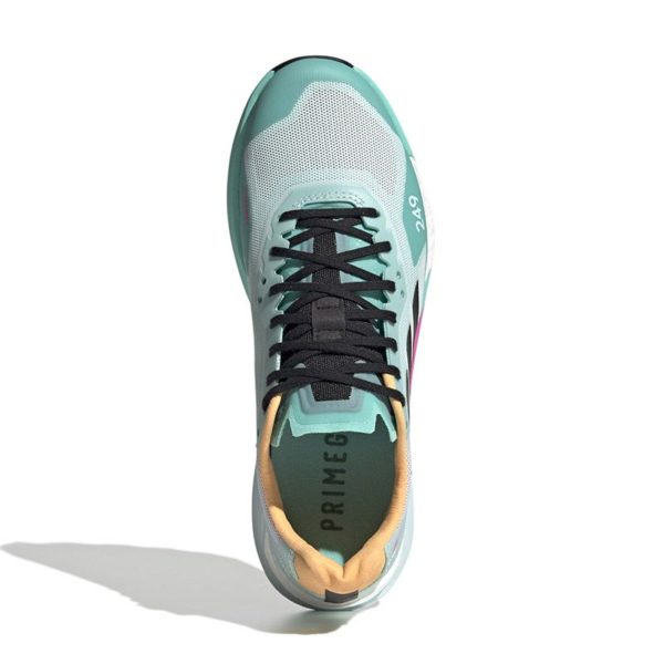 Adidas Terrex Agravic Ultra: Las zapatillas trail con placa de carbono